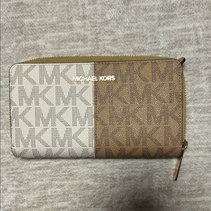 NWOT Michael Kors Jet Set Tan & Cream Logo Wallet